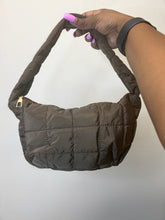 Cargar imagen en el visor de la galería, Puffr Handbag - Brown
