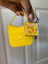 Cargar imagen en el visor de la galería, Handbag AirPod Case

