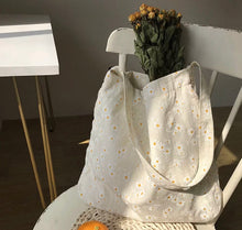 Load image into Gallery viewer, Daisy Tote Bag
